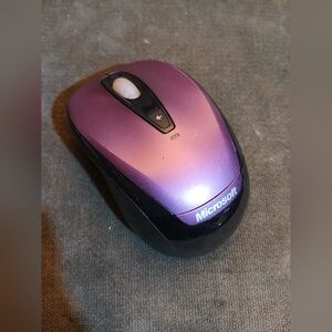 Microsoft 1359 Ergonomic Mouse - Violet and Black